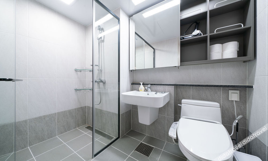 Bathroom 4, Urbanstay Songdo Moonlight Park, Yeonsu