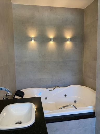 Bathroom 5, Hotel Paraiso Tropical, Alcobaca