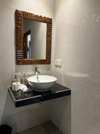 Bathroom 5, Deswa inn, Gianyar