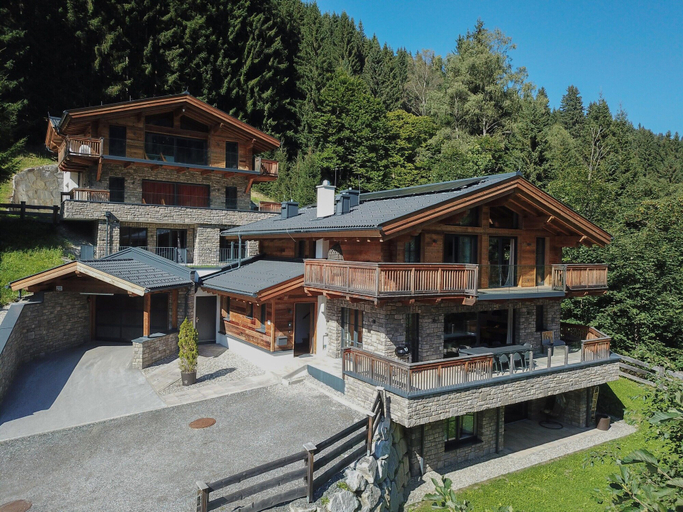 Exterior 5, Chalet in Saalbach With Panoramic Sauna, Zell am See