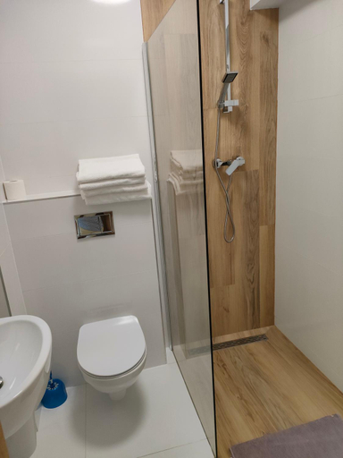 Bathroom 7