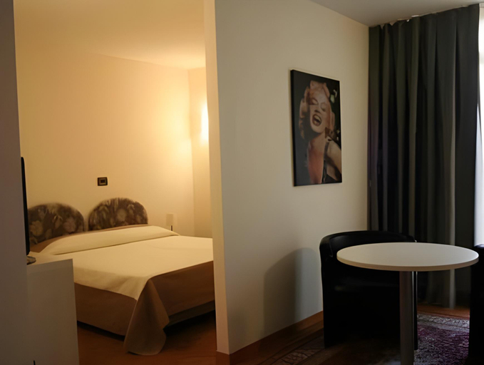Bedroom 9