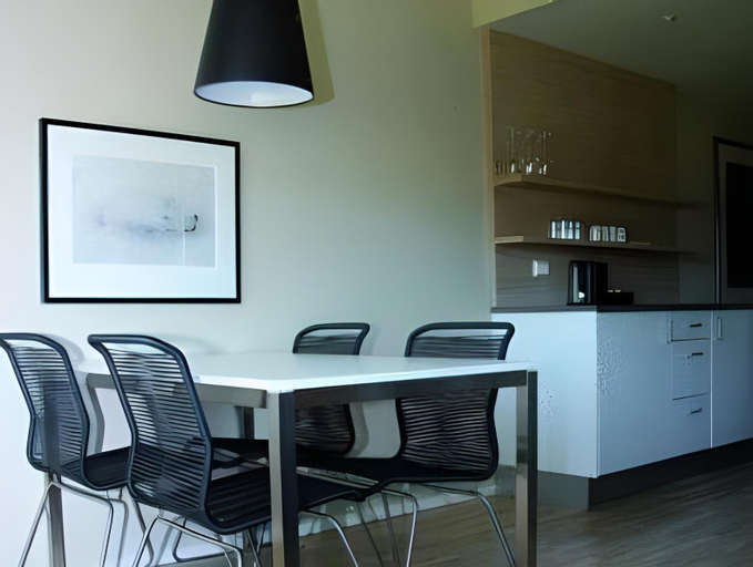 Dining Room 13