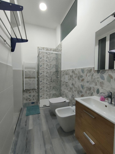 Others 1, B&B A casa di Freddie, Napoli