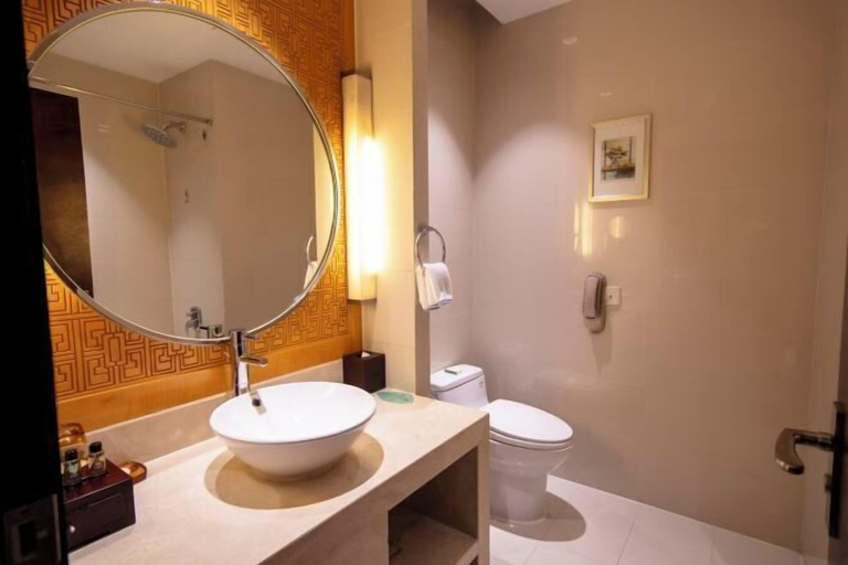 Bathroom 15