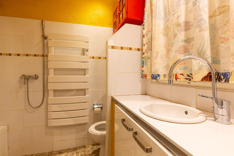 Others 2, -Dorm Hostelworld Camp Backpackers-la girelle, Bouches-du-Rhône
