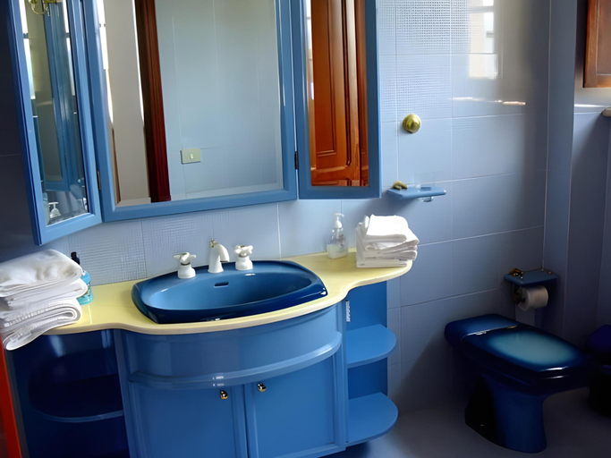 Bathroom 14