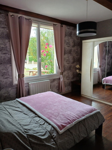 Room 4, Holiday Home in Brehal Near Sandy Beach, Manche