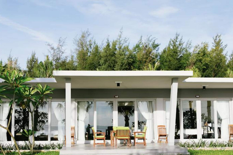 Exterior 12