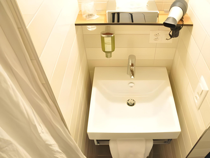 Bathroom 7