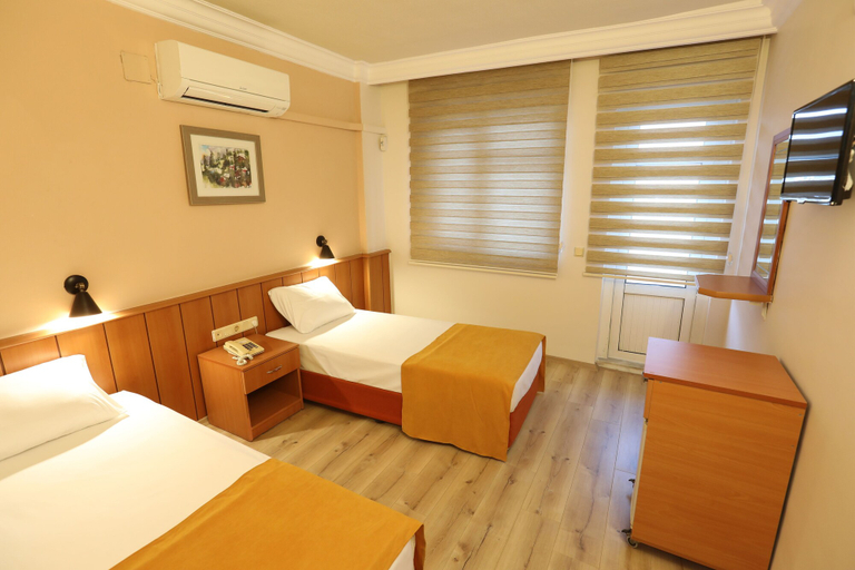 Bedroom 2, Luna Piena Hotel, Anamur