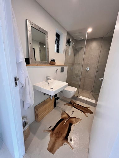 Bathroom, FortyOnL 202, City of Cape Town