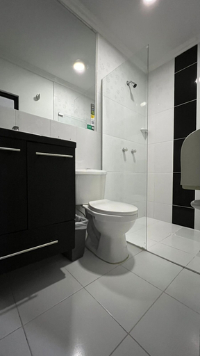 Bathroom 4, Hotel Medellin 66, Medellín