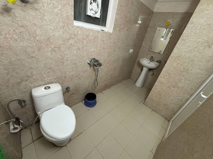 Bathroom 2, Shubham Holidays Home, Nainital