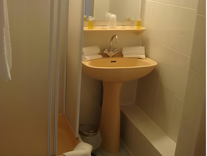 Bathroom 6
