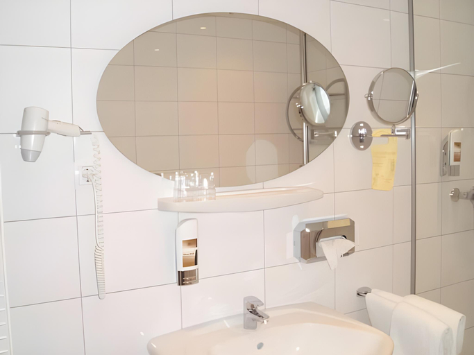 Bathroom 7