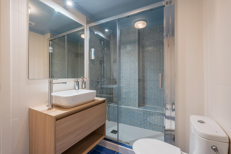 Bathroom 4, Granada Suites by Olala Homes, Granada