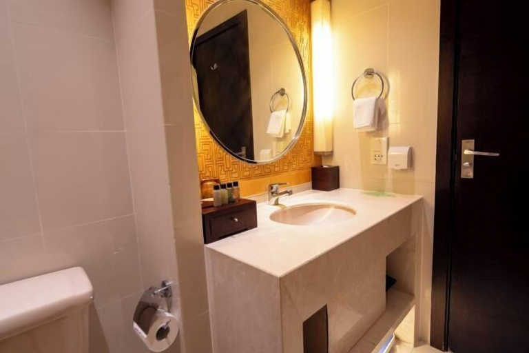 Bathroom 14