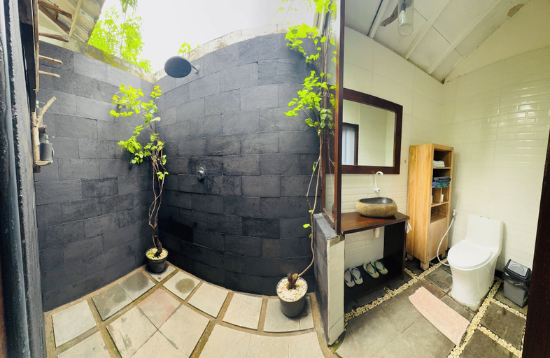 Bathroom 5, The This-Kon Gili Meno, Lombok