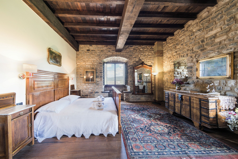 Bedroom 3, tenuta castel dell'aquila, Massa Carrara