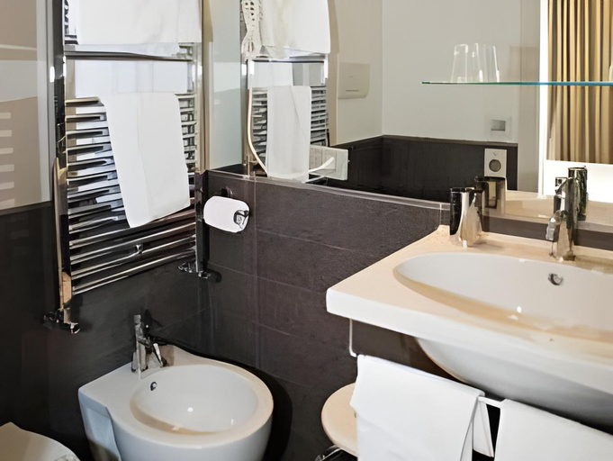 Bathroom 5
