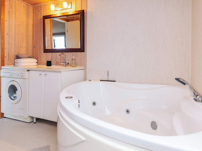 Bathroom 4, 4 Star Holiday Home in Albaek, Frederikshavn