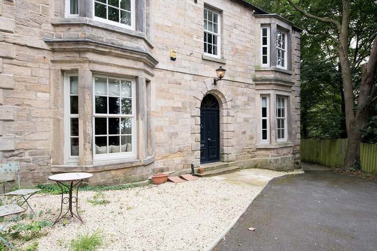 Exterior & Views 1, Apartment 1 - The Grove, Durham