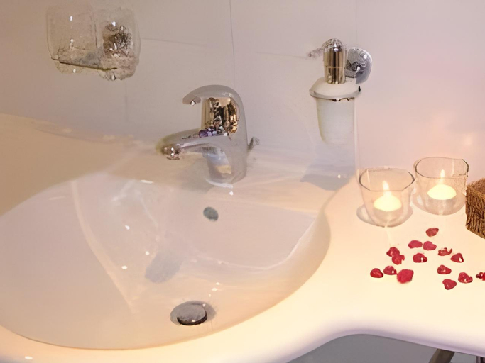 Bathroom 7