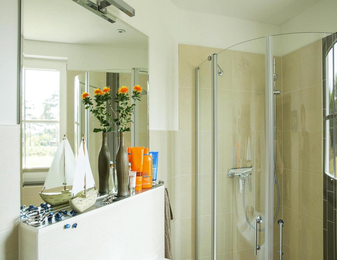 Bathroom, Luxushaus Boddenkuste mit Sauna, Vorpommern-Rügen