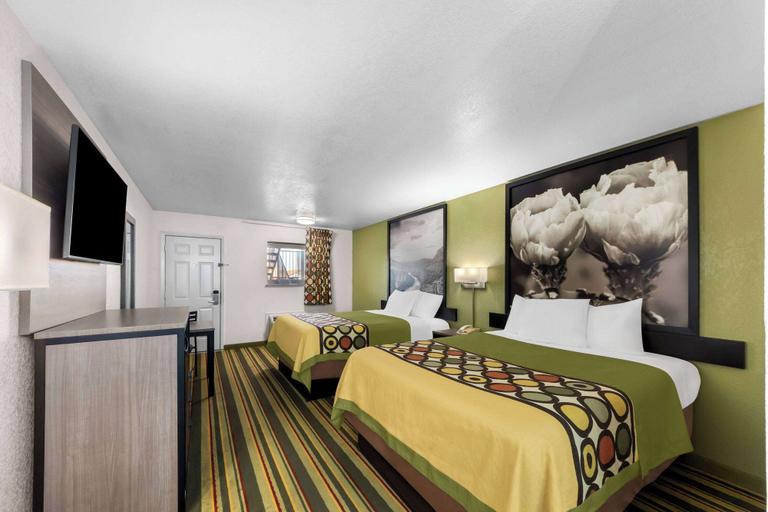 Bedroom 3, Super 8 by Wyndham Pleasanton, Atascosa