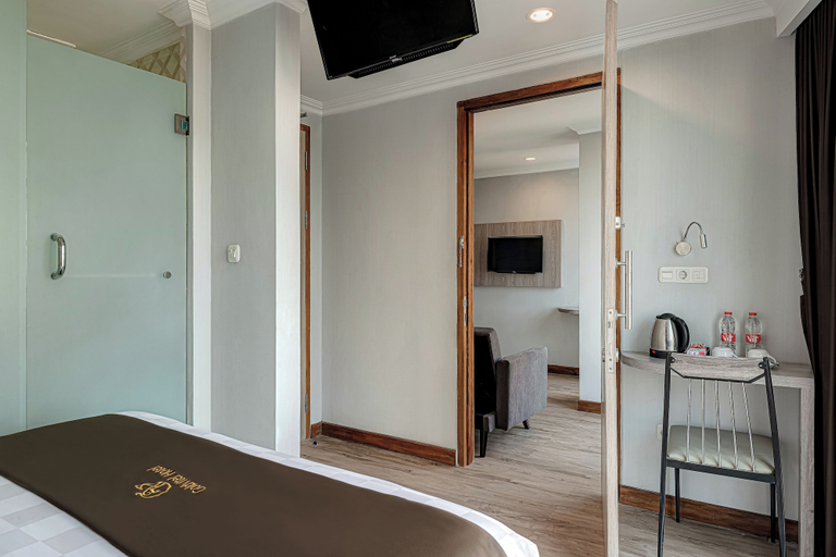 Bedroom 5, Goldvitel Hotel Surabaya, Surabaya