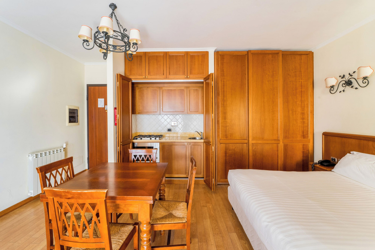 Bedroom 2, Altea Suites Hotel Residence, Rome