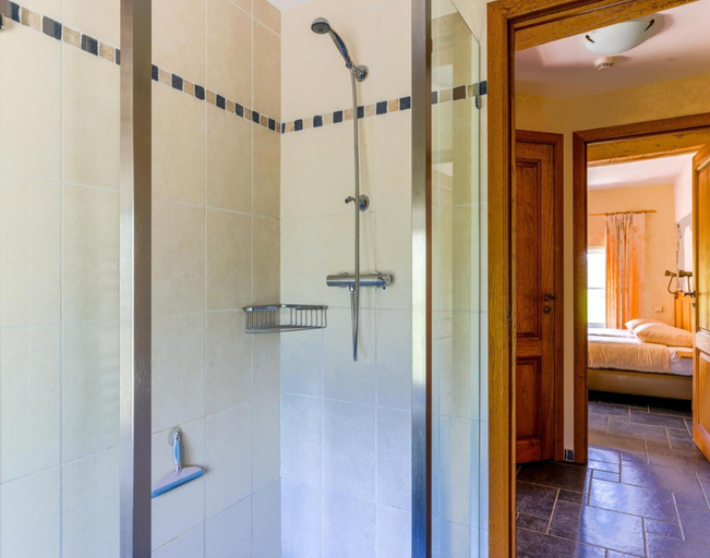 Bathroom 3, Spacious Apartment in a 16th-century Castle, Liège