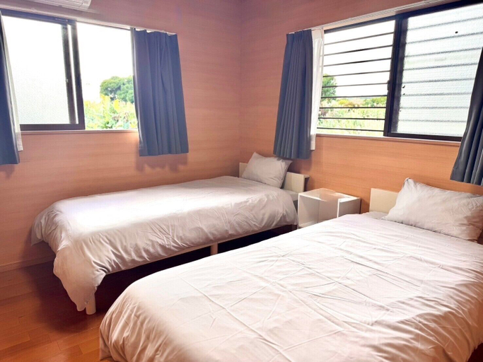 Bedroom 2, AZ Hotel Inn Amamimanya, Amami