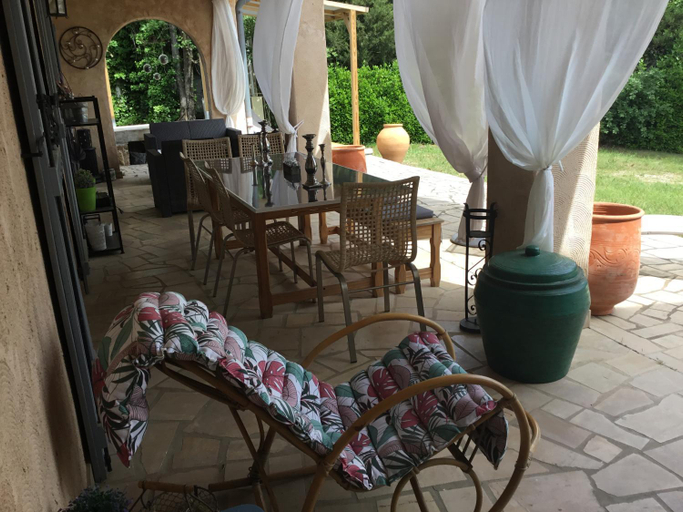 Others 4, Villa Isadra, Var