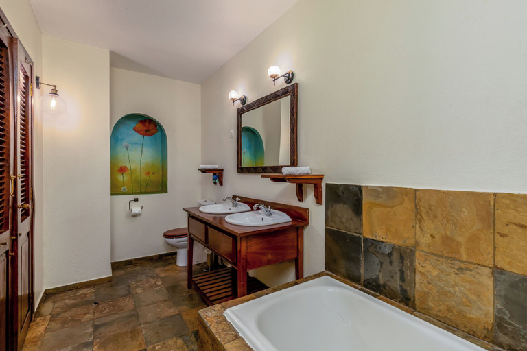 Bathroom 5, The Emin Pasha Hotel & Spa, CityBlue Collection, Kampala