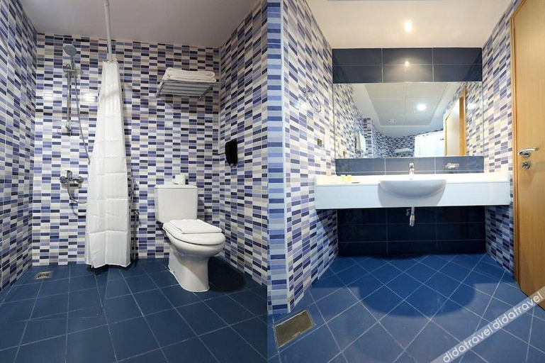 Bathroom 5, New Royal Mark Hotel Apartments, Dubai