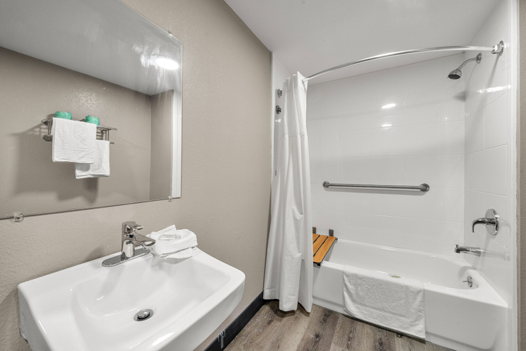 Bathroom 3, Southern Suites Carrollton, Carroll