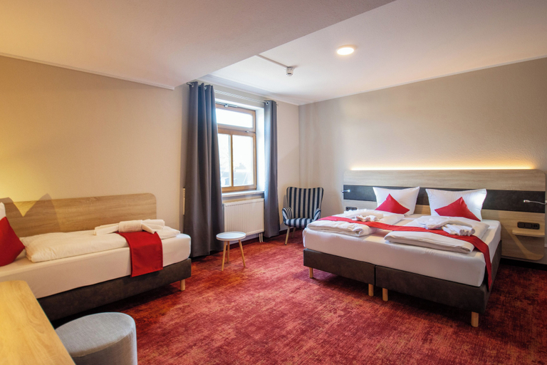 Bedroom 2, Hotel Lengenfelder Hof, Vogtlandkreis