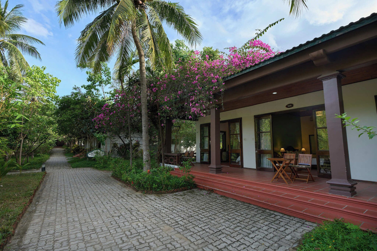 Exterior 9