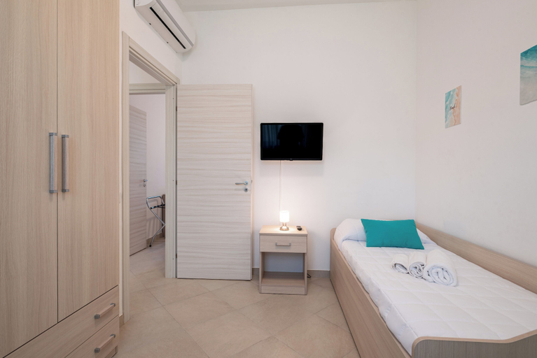 Bedroom 5, Icaro Apartments, Messina