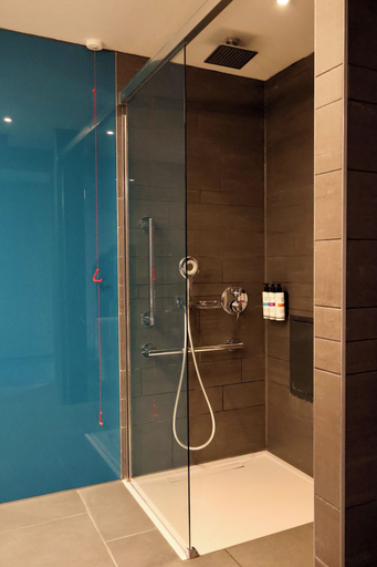 Bathroom 5, Pullman London St Pancras, London