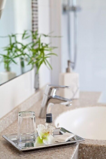 Bathroom 4, Hotel Strauss, Hof