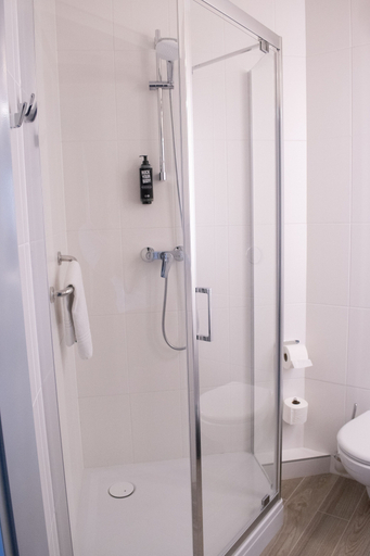 Bathroom 5, ibis Katowice Zabrze, Zabrze