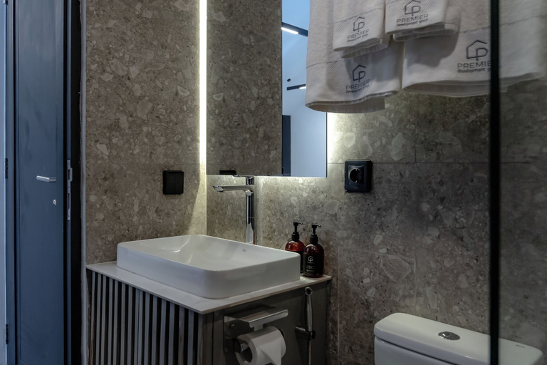 Bathroom 18