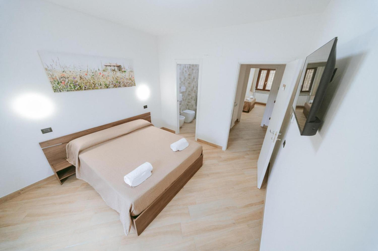 Others 2, Guest Room 144, Cosenza