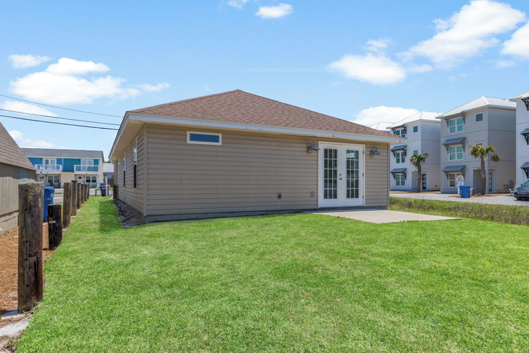 Exterior & Views 2, Charming 3bd/2ba Home Close to the Beach! Sleeps 8!, Bay