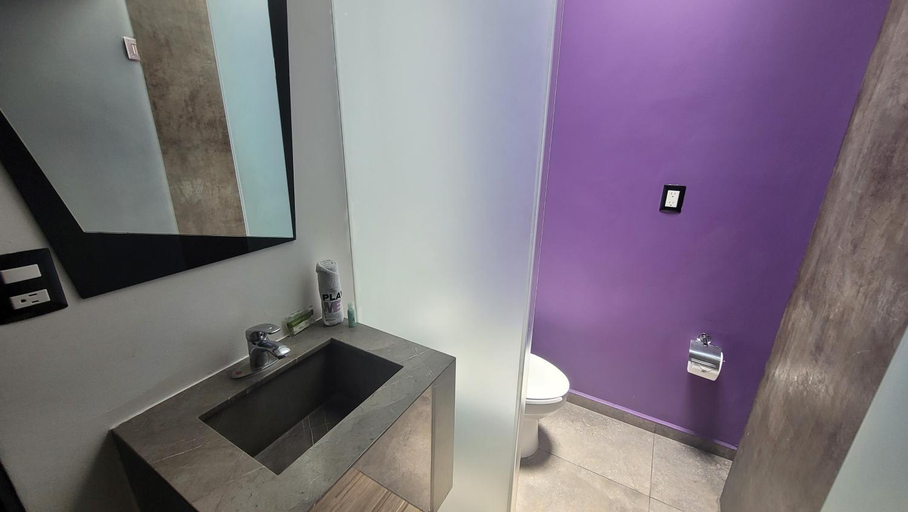 Bathroom 4, Playme, Querétaro