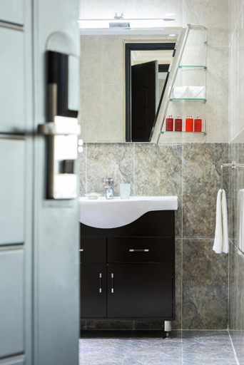 Bathroom 5, Ezdan Residences West Bay, Doha