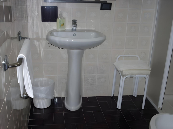 Bathroom 15